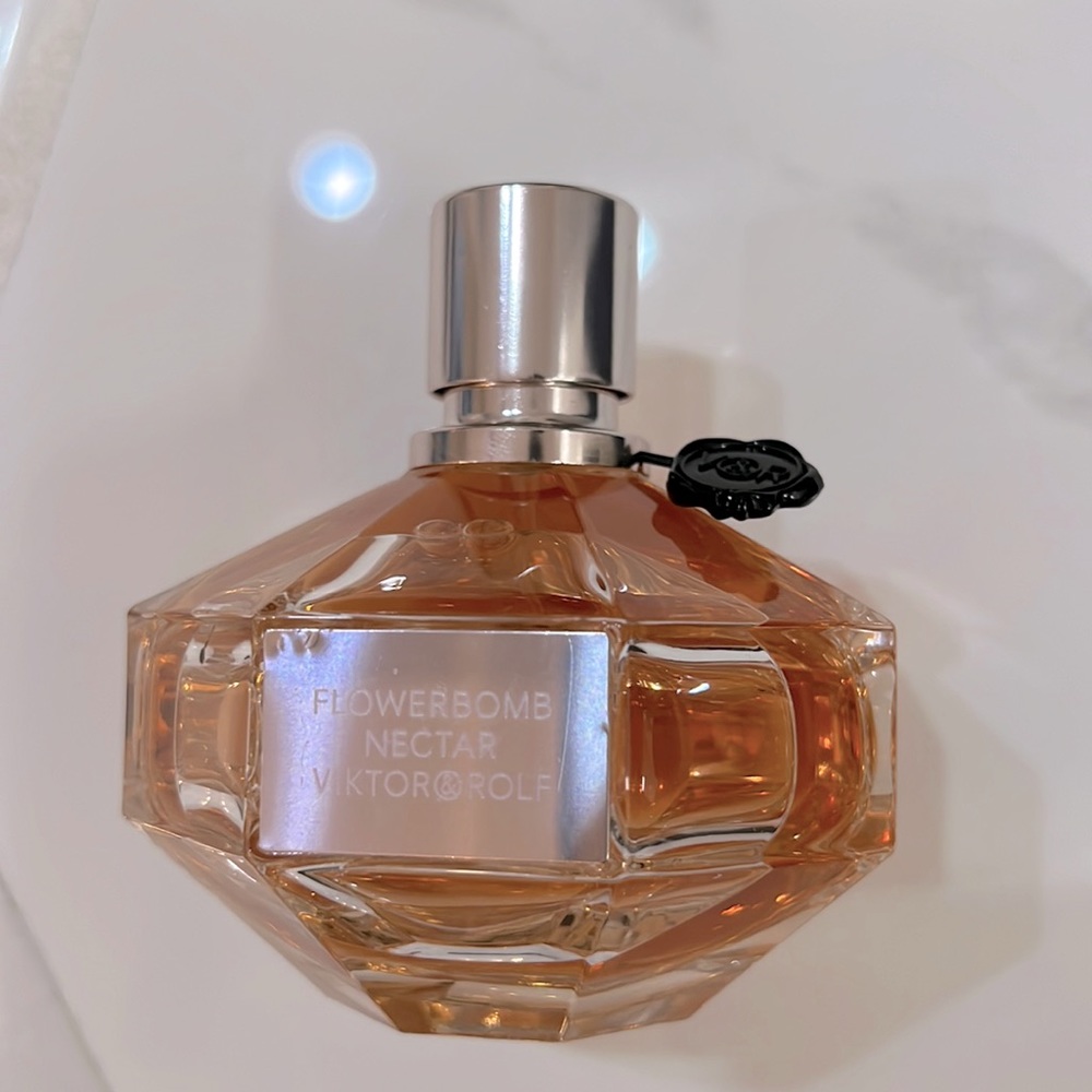 Viktor & Rolf Flowerbomb Nectar Parfums